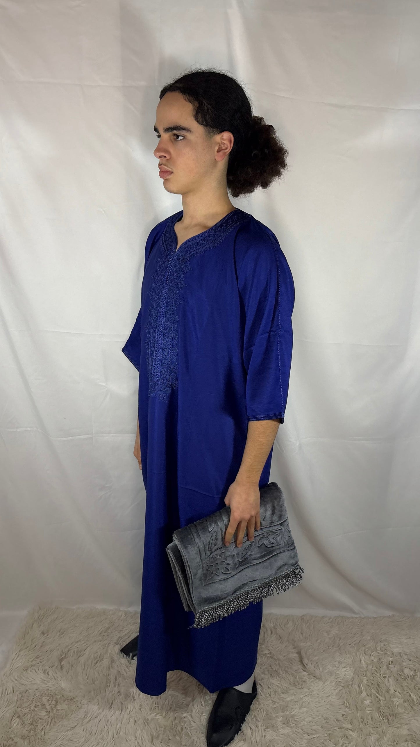 Elegante Gandoura Premium Gewand in Blau mit Satin-Perlenoptik aus dem Maghreb